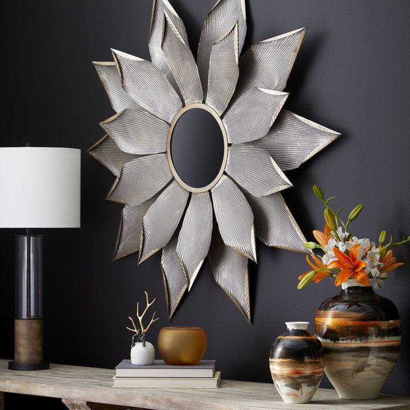 Sun Flower Glass Table Vase, 4.5" H x 6.25" W x 6.25" D
