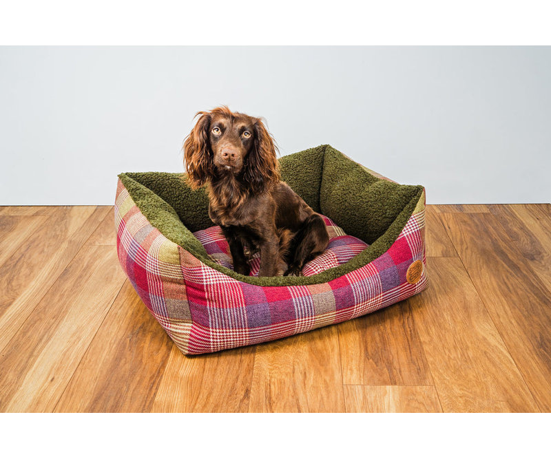 Polyester Pet Bed, 90" W x 77.50" D x 33" H