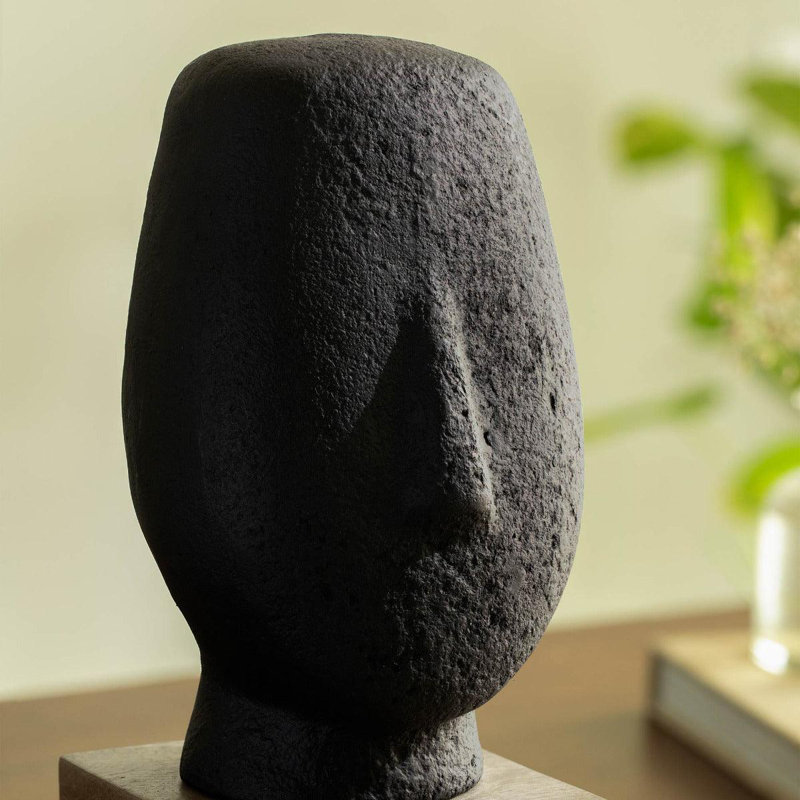 Figurines & Sculptures