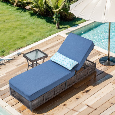 Ensemble de chaises longues d'extérieur 2 pièces avec coussin épais de 5 po et table d'appoint Hayossy