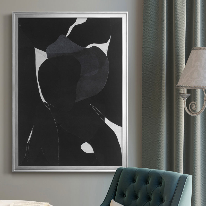 Night Bloom I, toile encadrée de qualité supérieure - prête à être accrochée, H 36,5 po x l 26,5 po, Argent argent