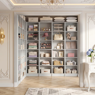 Système de placard avec tablettes ouvertes