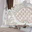 Très grand lit de luxe traditionnel californien capitonné-202982320-202982321