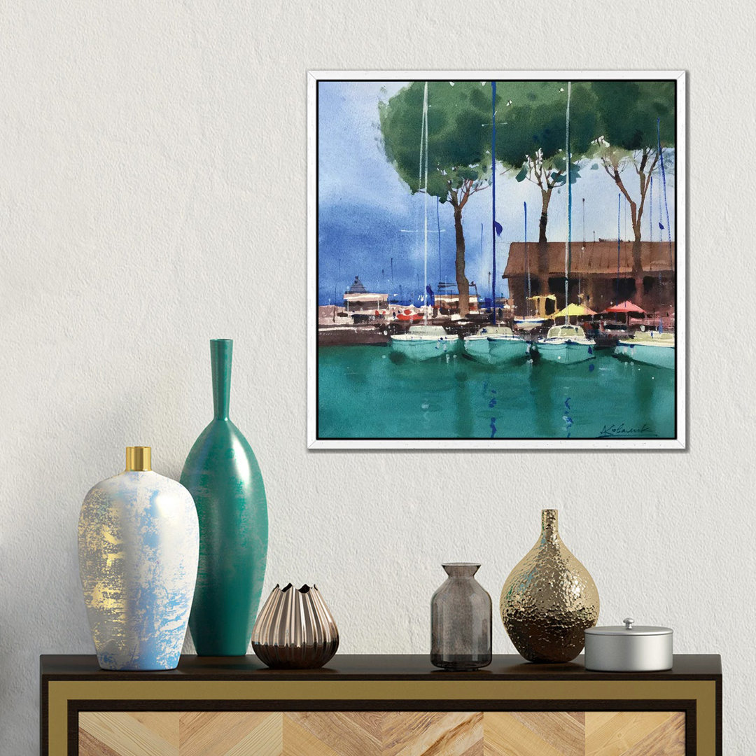 Yachten am Pier in Italien. Gardasee von Andrii Kovalyk - Galerie-verpackte Leinwand Giclée auf Leinwand