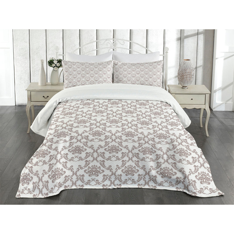 White Quilted Queen Bedspread Set with Pillow Shams