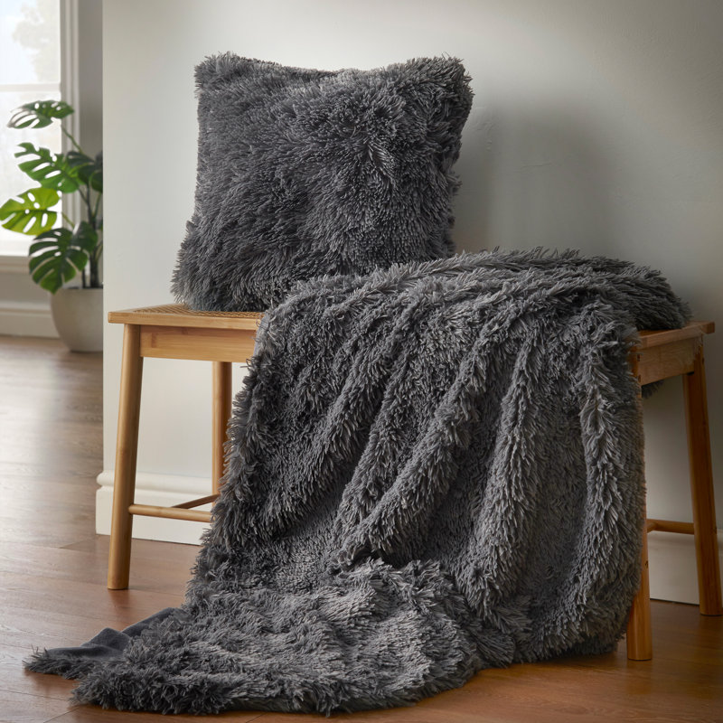 Cuddly Faux Fur 150x200cm Throw, Charcoal
