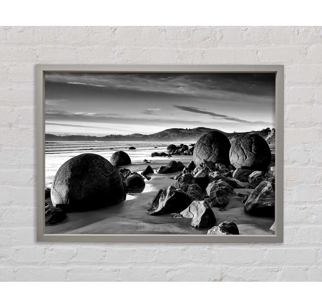 Rocks On A Beach - Druck