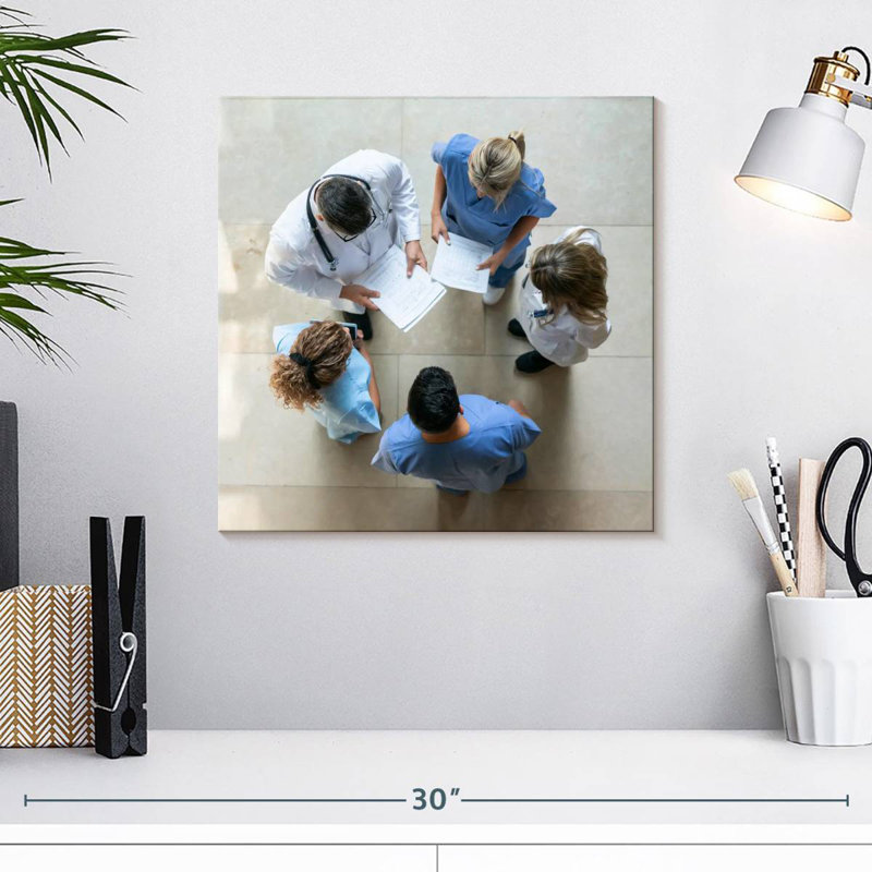 Alcaraz Hospital Staff Huddle