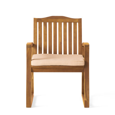 Fauteuil en bois, hauteur du siège 47,6 cm, bois vieilli antirouille, dimensions du siège : 68 cm (largeur) x 89 cm (hauteur).