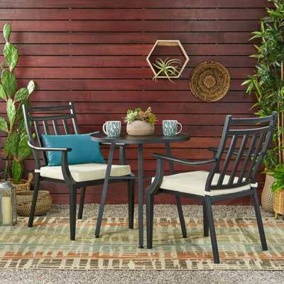 Ensemble bistro en métal avec table ronde et chaises rembourrées 3 pièces Roomfitters, noir