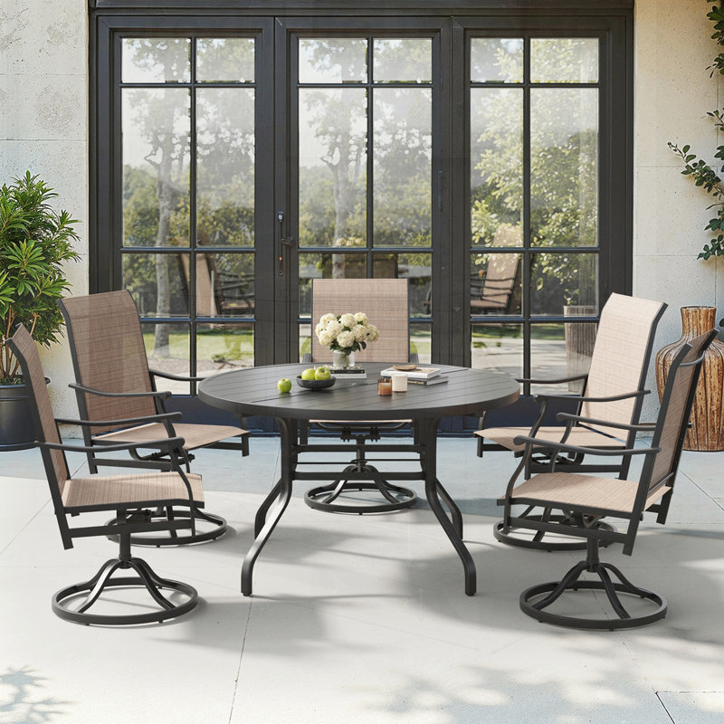 Table de salle à manger ronde pour l'extérieur avec grain de bois, trou de parasol et structure en métal durable pour les rassemblements dans la cour et la piscine