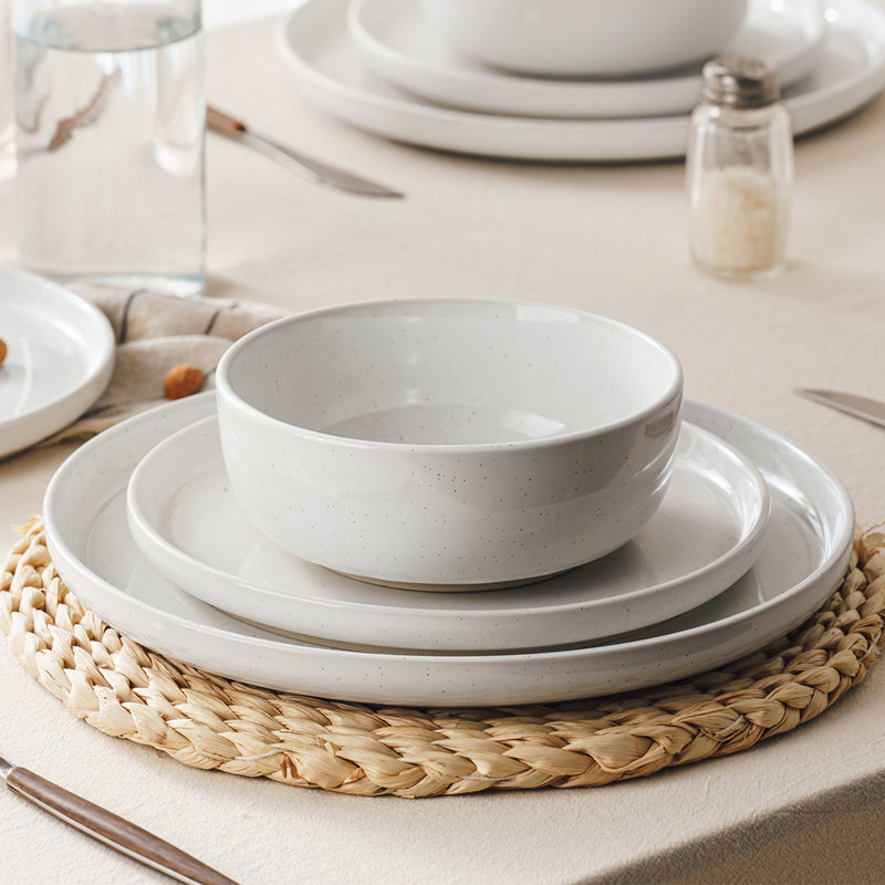 Daytona 12 Piece Stoneware Dinnerware Set - Service for 4, White