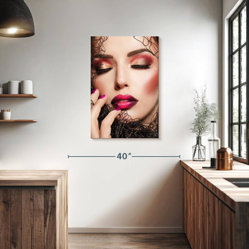Créatif maquillage magenta, H 36 po x l 24 po