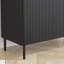 Buffet simple et spacieux-763058801