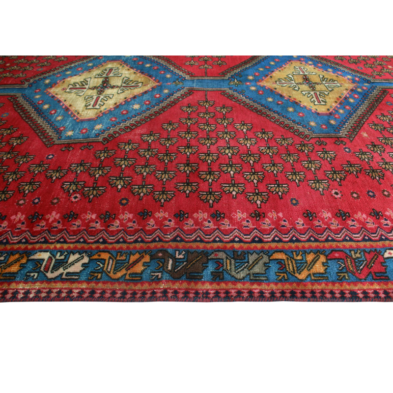 Khyion Distressed Saif Red Runner