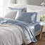 6 draps en satin bleu de luxe très grand - froissé, texture soyeuse et lisse, convient aux matelas de 16 po, comprend 1 drap plat et 4 taies d'oreiller ajustées 100% doux pour la peau et les cheveux, avec