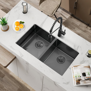 Évier de cuisine à double cuve en acier inoxydable noir résistant aux égratignures 32 pouces avec crépine Attop