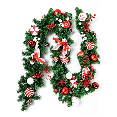 Guirlande de Noël artificielle de 2,74 m (9 pi) avec branches de pin, pointes enneigées, pommes de pin et accents de baies rouges, guirlande de verdure festive non illuminée pour la décoration de foyer, d'escalier et de porte