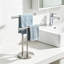 Porte-serviettes double sur pied, en acier inoxydable, pour salle de bain ou comptoir de cuisine, base anti-basculement robuste, finition nickel brossé, installation sans perçage.