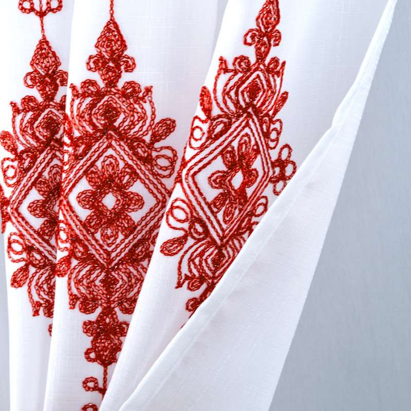Amellia, Rouge