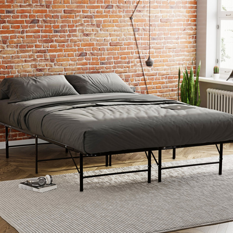 Structure de lit pour grand lit en métal noir, et stable, amplement sous rangement, support de matelas, structure facile à assembler avec base, conçue pour une utilisation à long terme, option de rangement dans la chambre à coucher, aucun sommier req