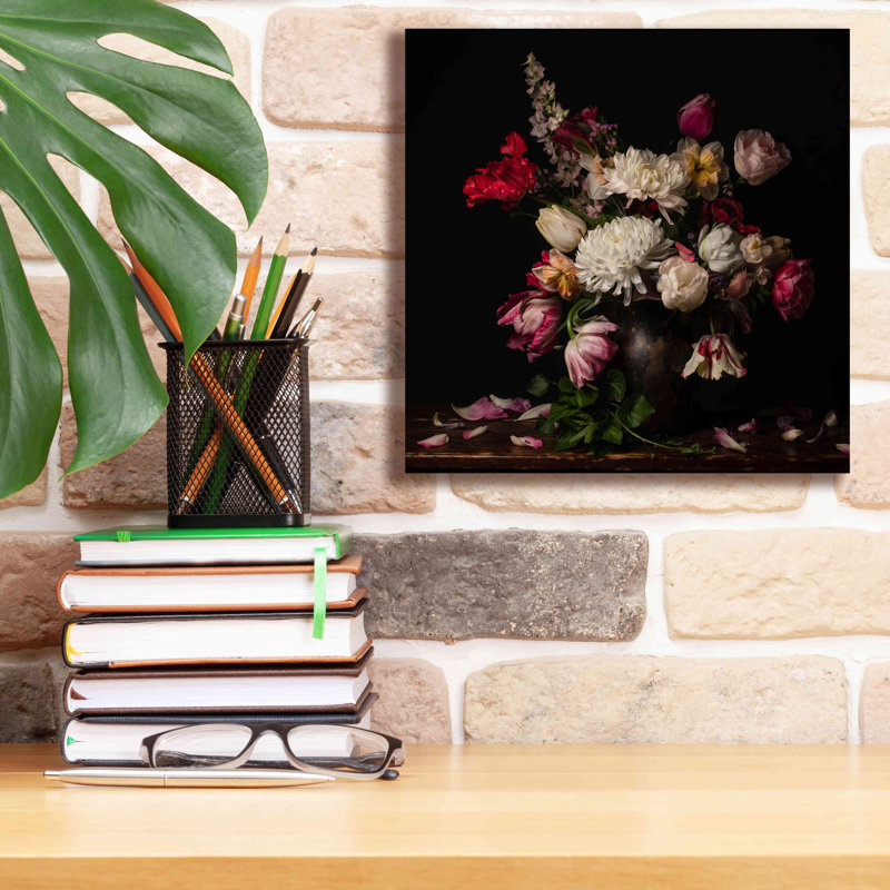 «Mums the Word» par Leah McLean,, H 12 po x l 12 po x P 0,75 po