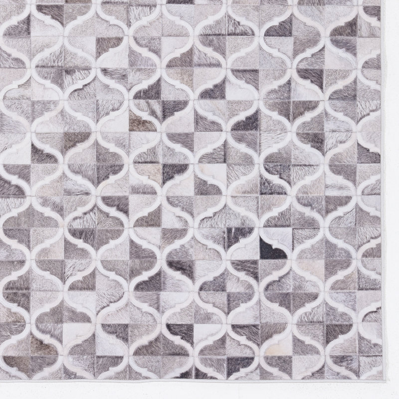 Jameown Patchwork Faux Cowhide Gray/Black Printed Area Rug, Rectangle 5' x 7'