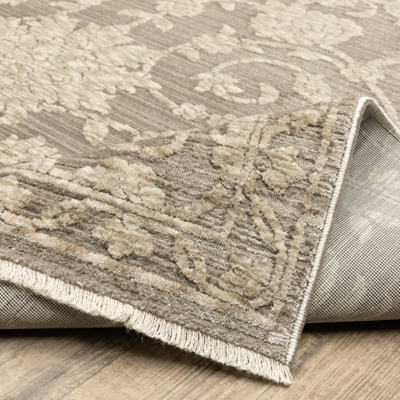 Elizzabeth Updated Traditional Floral Grey/ Beige Area Rug, Rectangle 5'3" x 7'9"