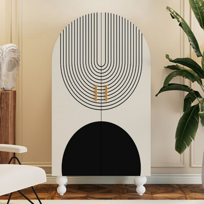Armoire arquée avec tablettes et portes