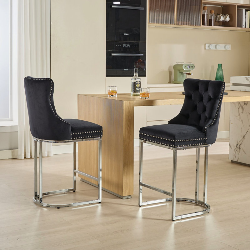 Tabouret de bar de 25 po de hauteur (de 2), velours noir rembourré avec dossier à boutons et garniture de rivet, base en métal chromé pour tabourets de maison, base moderne,