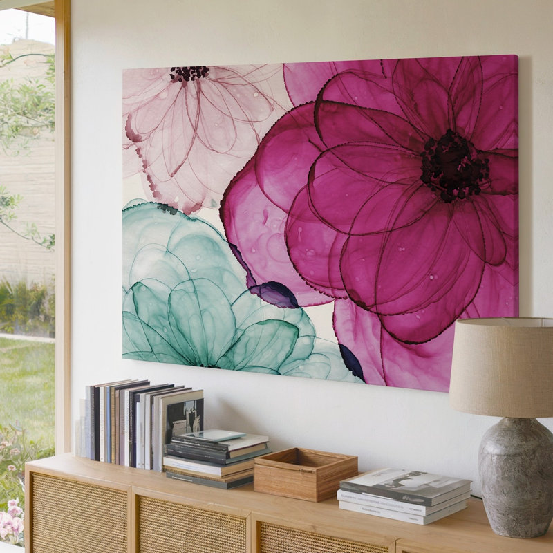 «Canvas A Vibrant and Soft Aquarelle Composition» affiche de grands pétales de fleurs superposées en magenta foncé et sur toile
