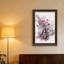 Toile rose sur fond de graffiti-467844811