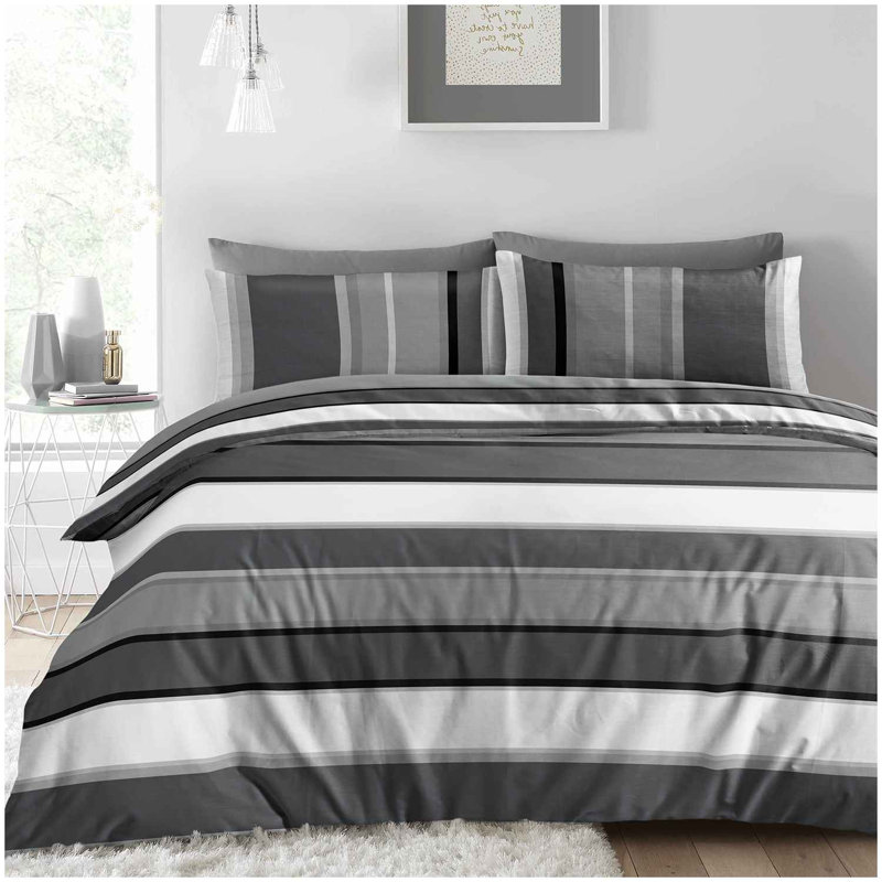 Cotton Blend Bedding Set with Duvet Cover Fitted Sheet and Matching Pillowcases Soft Easy Care Complete Printed Polycotton Bed Set