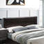 Grand lit moderne en similicuir avec tête de lit réglable, mobilier de chambre élégant pour les espaces contemporains-683750027
