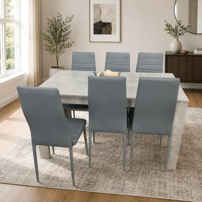 Britthany 6 - Person Dining Set