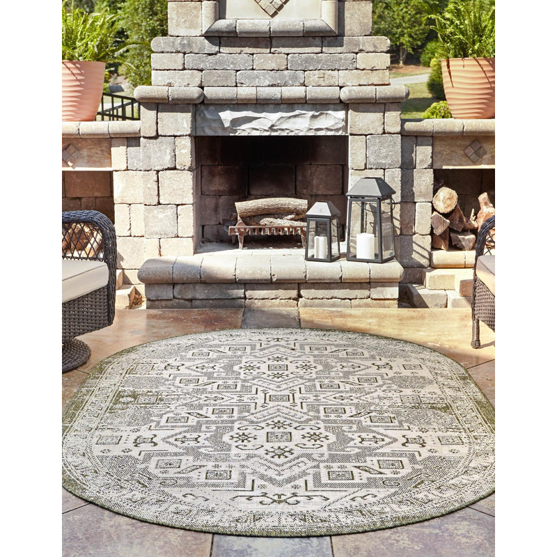 Tapis d'extérieur Chand, Ovale 7 pi 10 po x 10 pi