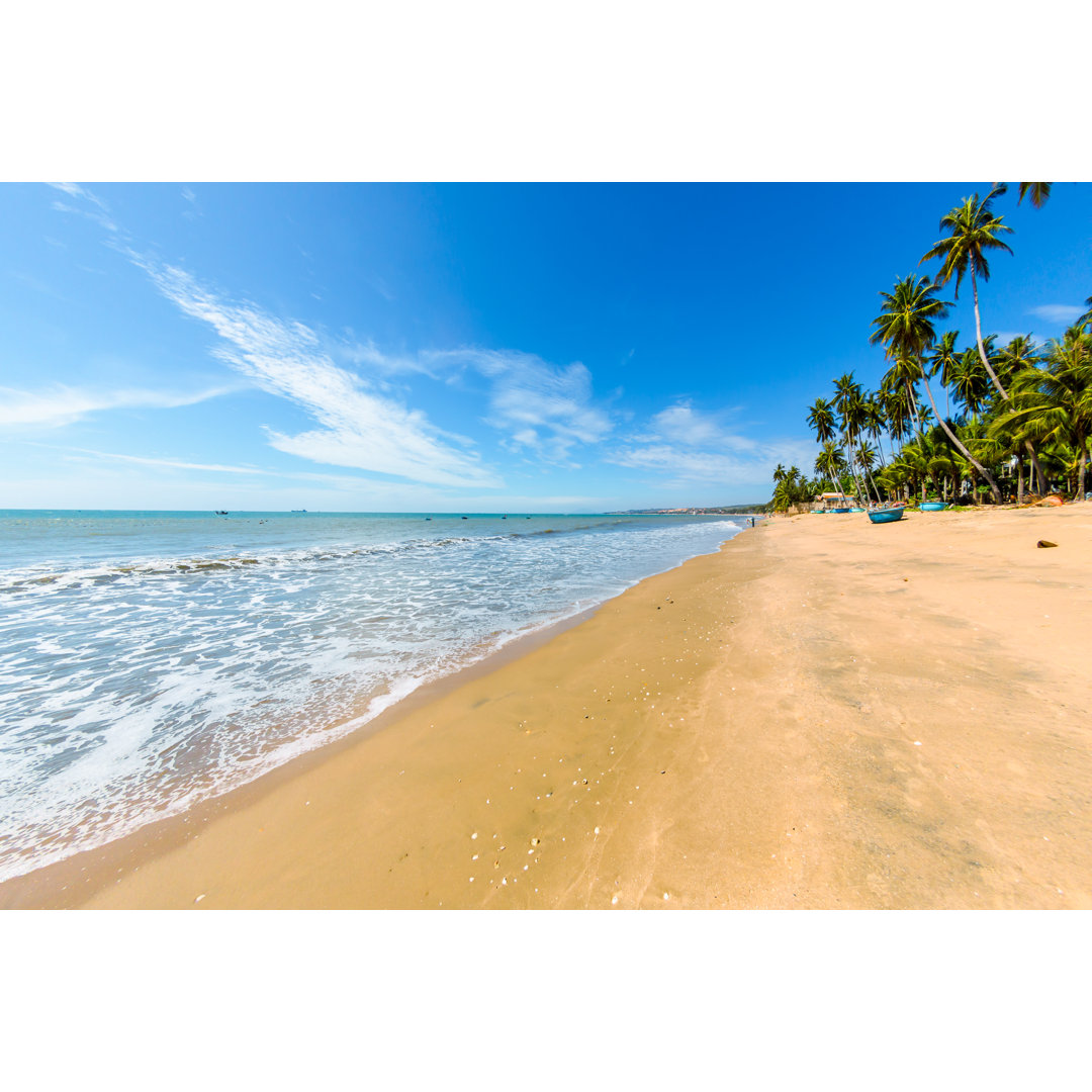 Mui Ne Beach von Gfed - Kunstdrucke auf Leinwand