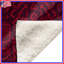 Couvertures damassées rouges-128733084