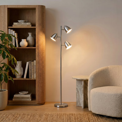 Lampe sur pied moderne à DEL réglable 3 lumières Jacob avec finition argentée et abat-jour conique en métal de 64 po Jacob, ampoules incluses