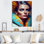 Femme sensuelle colorée en manteau de fourrure II - Impression sur toile