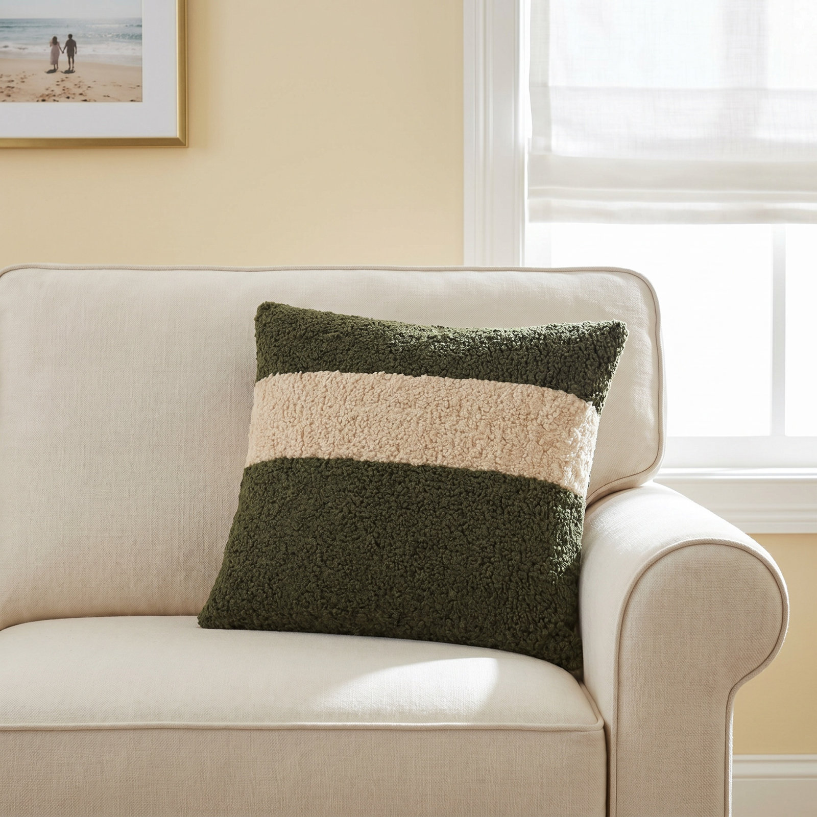 Hanka 20" x 20" Throw Pillow, Cloverleaf