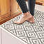 Tapis d'intérieur antidérapant Babatunde lavable à la machine-7972488