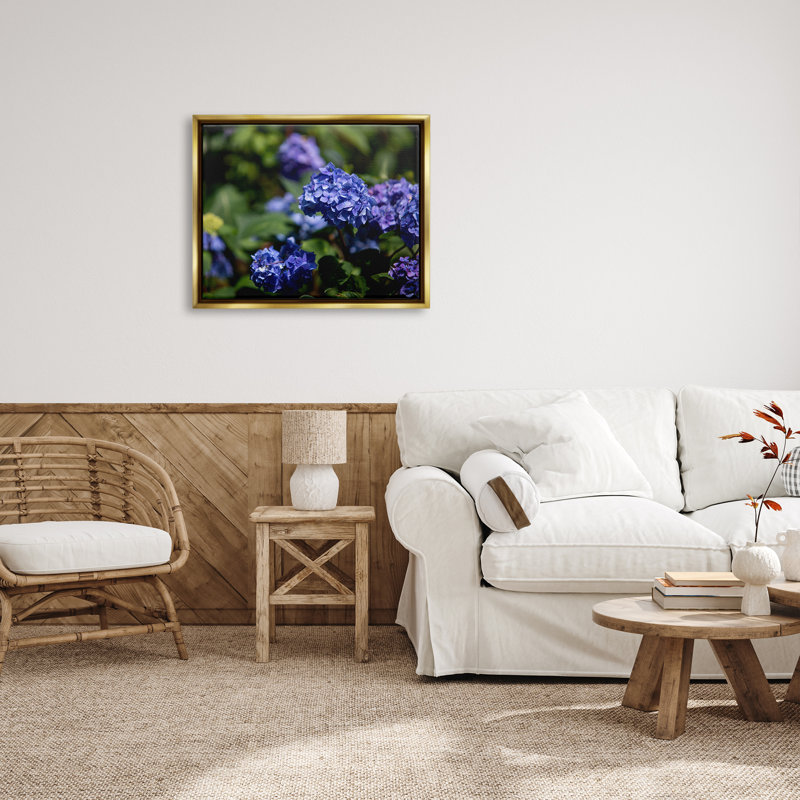 «Latitude Run® Hydrangea mauve, photographie encadrée sur toile flottante par Aaron Matheson, H 25 po x l 31 po x P 1,7 po