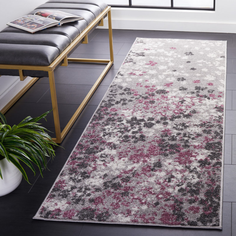 Tapis à motif floral gris / mauve Makeba, Tapis de couloir de 2 pi 6 po x 8 pi