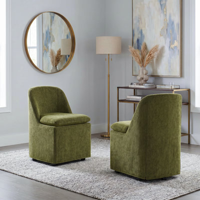 Chaise rembourrée avec housse lavable et roulettes