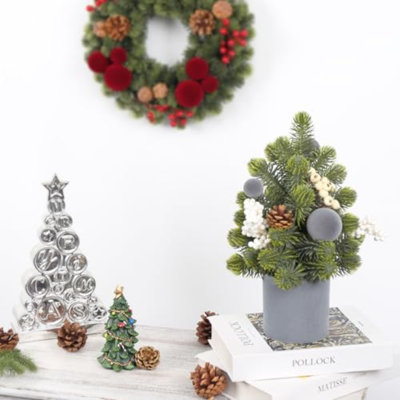 Petit arbre de Noël, 12 pouces de velours gris artificiel, boules de baies, mini décorations de Noël pour la fête à la maison.