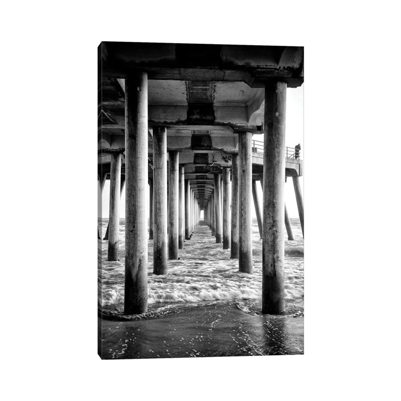 «Black California Series - Under Under Huntington Beach Pier» par Philippe Hugonnard - reproduction de photo sur toile tendue