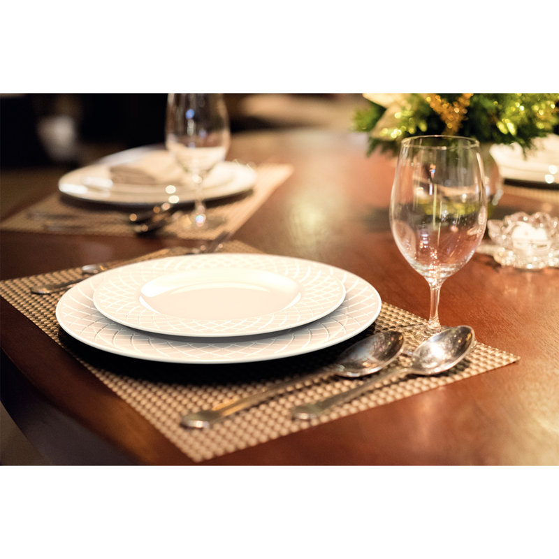 18 Piece Porcelain Dinnerware Set - Service for 6