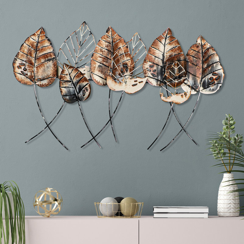 Coastal Wall Decor on Metal, White/Red