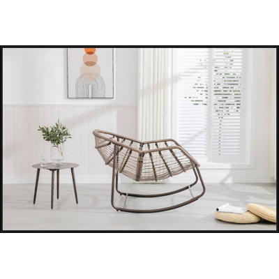 Chaise berçante d'extérieur en rotin